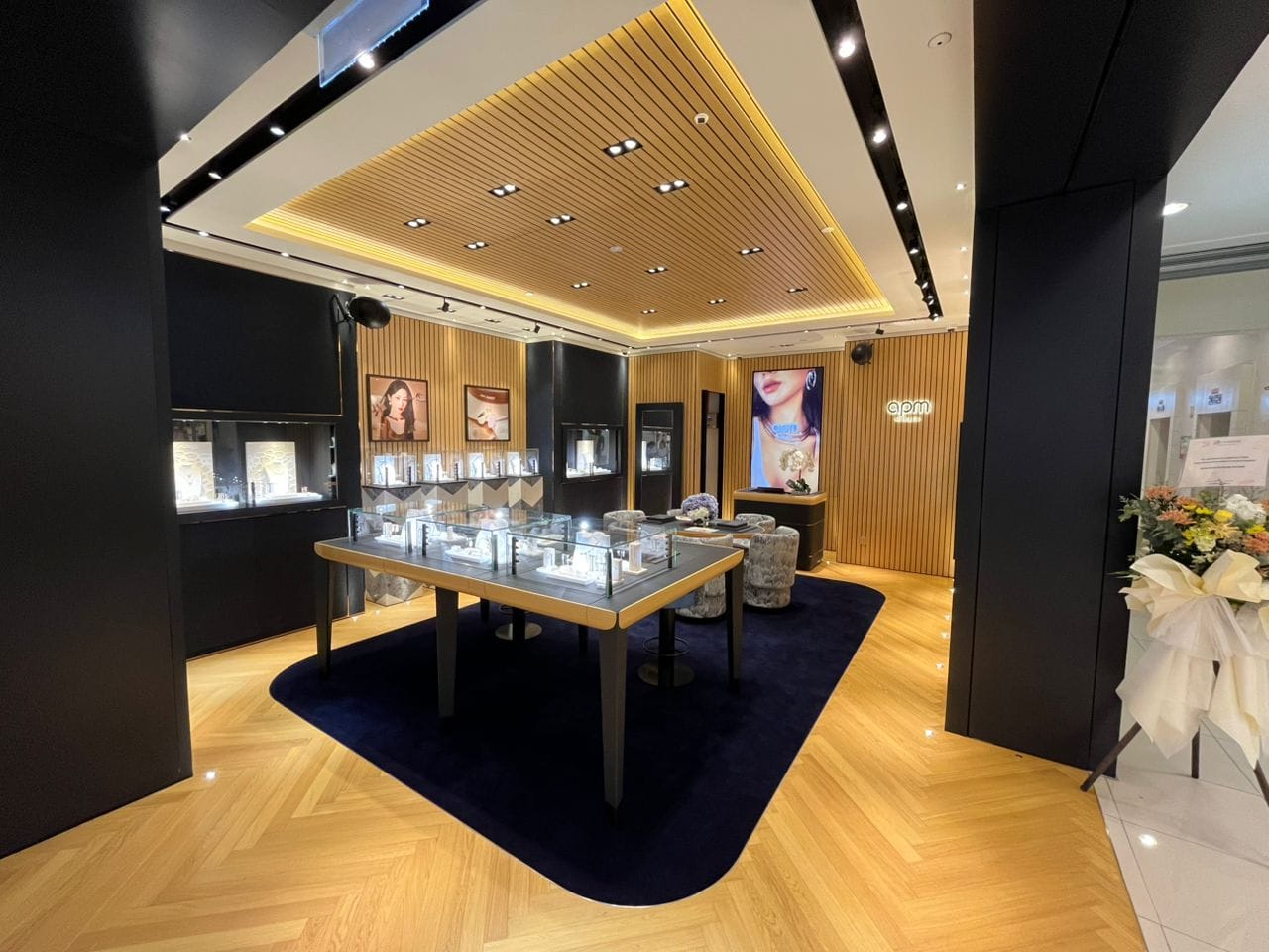 apm-monaco-gurney-plaza-img4